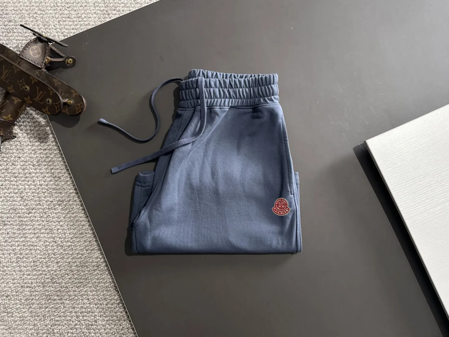 Next day shipping P460 Stone lsland/stone island high quality 2025 spring and summer new casual heavy industry suit exclusively developed by yb! High quality production! Imported custom-made fabrics for foreign orders, with high breathability and comfort, impeccable details, brand element design concept, delicate and soft feel! It presents a casual cut and the upper body shape is great! On sale simultaneously on the official website! From a high-end men's positioning brand, the low-key luxury taste is irresistible! Exquisite workmanship and impeccable quality! The overall style is simple, fashionable and timeless, fully meeting the requirements of stylish and tasteful dressing! Size: S-XXL